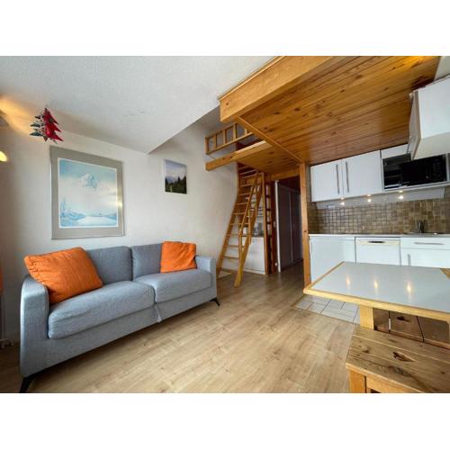 Studio mezzanine, balcon sud, sur pistes aux Menuires - 2 pers - FR-1-452-152