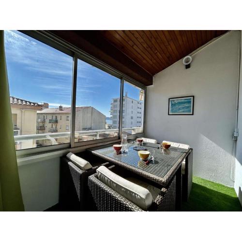 Studio Mezzanine Lumineux à 50m de la Plage – 5 Couchages à Sainte-Maxime - FR-1-226-474