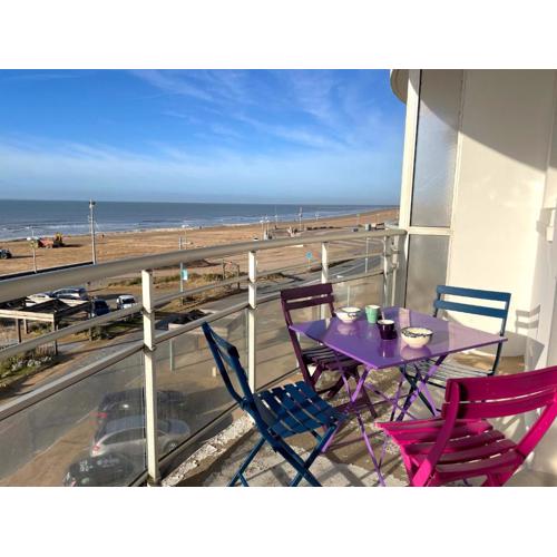 Studio moderne face mer avec grand balcon à Saint-Jean-de-Monts, classé 1* - FR-1-323-431