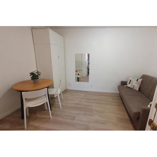 Studio near Buttes-Chaumont