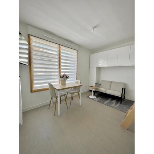 Studio neuf en bord de Seine