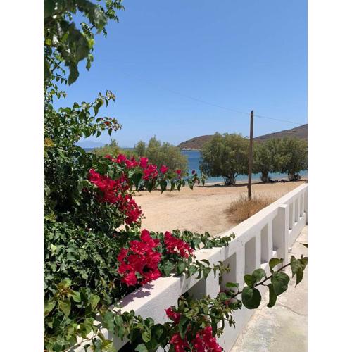Studio on the beach, Leivadakia, Serifos