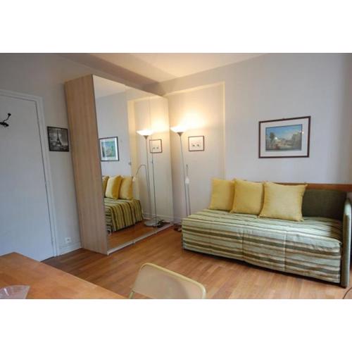 Studio Paris near Invalides Unesco Eiffel Tower Montparnasse