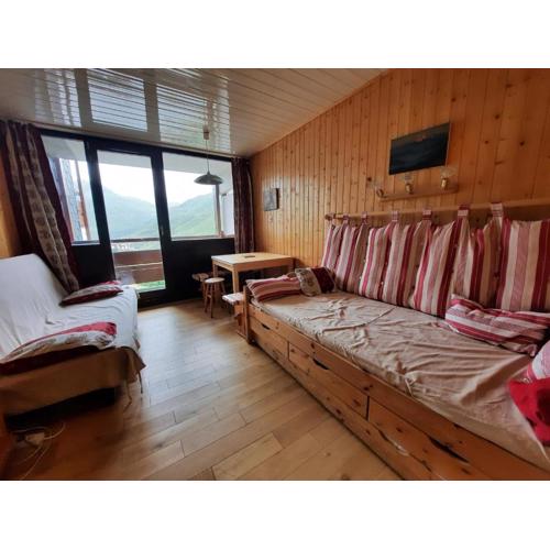 Studio pour 2 personnes avec balcon Sud face au jardin ESF, proche des pistes et remontées mécaniques - FR-1-452-269
