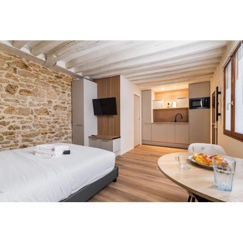 Studio refait a neuf ile saint louis Paris 4 - 2P