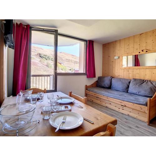 Studio rénové avec balcon - Proche pistes et commerces - FR-1-344-872