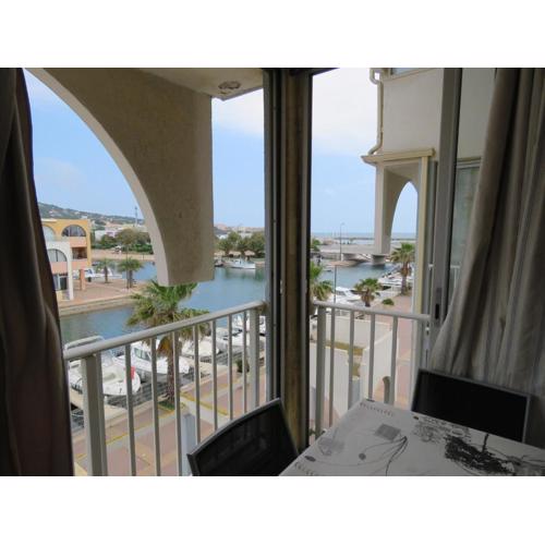 Studio rénové avec vue marina, loggia, parking sécurisé - FR-1-472-135