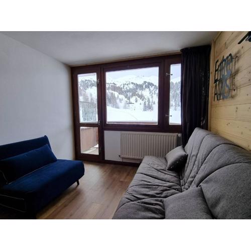 Studio rénové cosy à Plagne Centre avec balcon, skis aux pieds - FR-1-351-176