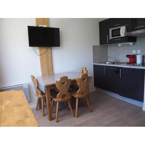 Studio rénové proche des pistes avec balcon - Tout équipé, 3 pers., 2 flocons or - FR-1-344-180