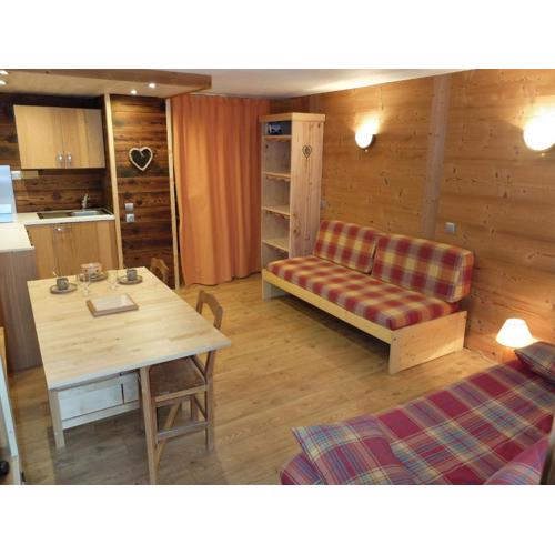 Studio rénové proche pistes, balcon, animaux acceptés - FR-1-502-478