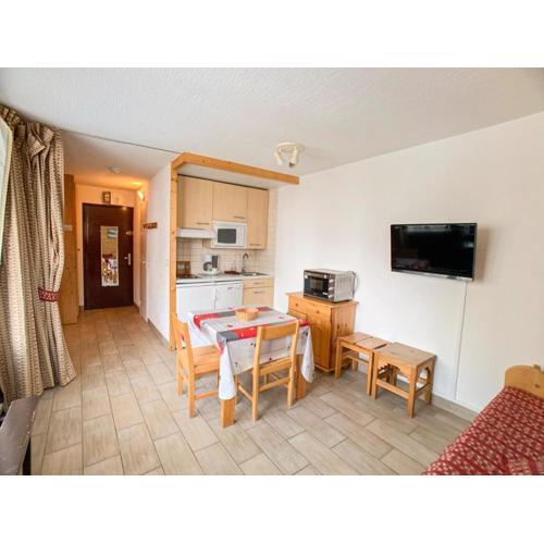 Studio rénové, proche pistes et commerces, balcon, animaux acceptés - FR-1-502-311