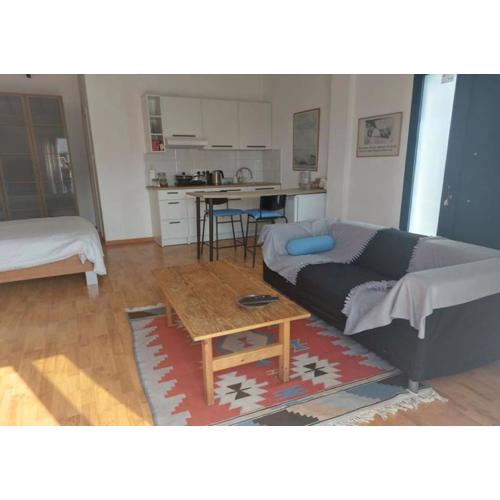 Studio Room Ensuite by the Beach, Entire Independent Unit