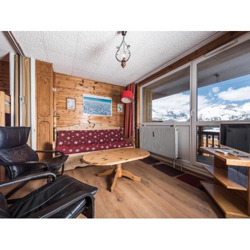 Studio spacieux avec balcon près des pistes et commerces, parking optionnel, animaux acceptés - FR-1-502-424