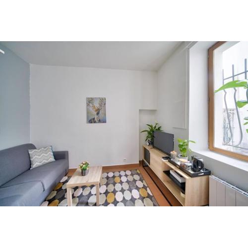 Studio sur cour, proche des Buttes-Chaumont