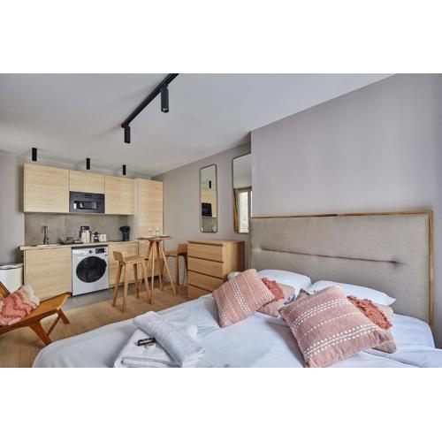 Studio Tour Eiffel by Studio prestige