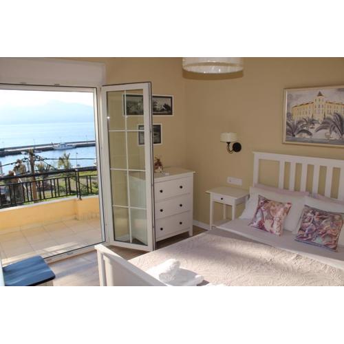 Studio Tsirigotis Sea view