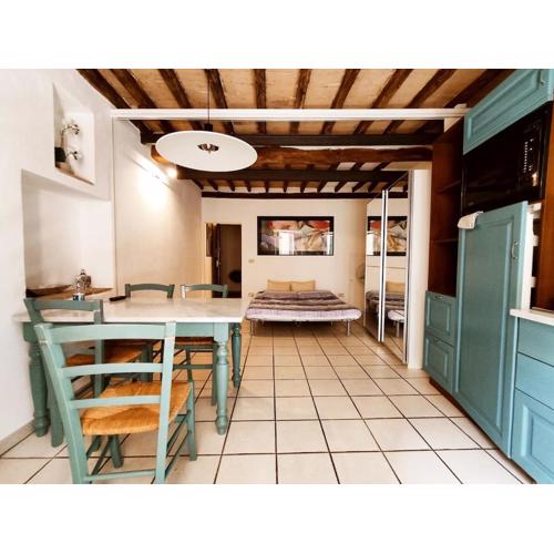 studio via franciosa 36