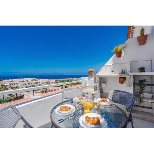 Studio with amazing view by AltamarHomes