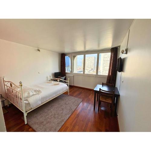 Studio with Panoramic View: Live in Peace!