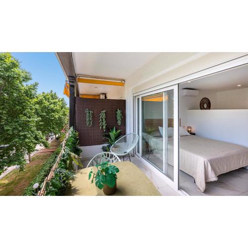 Studio with Sea Views, Pool, Parking and Tennis Court
