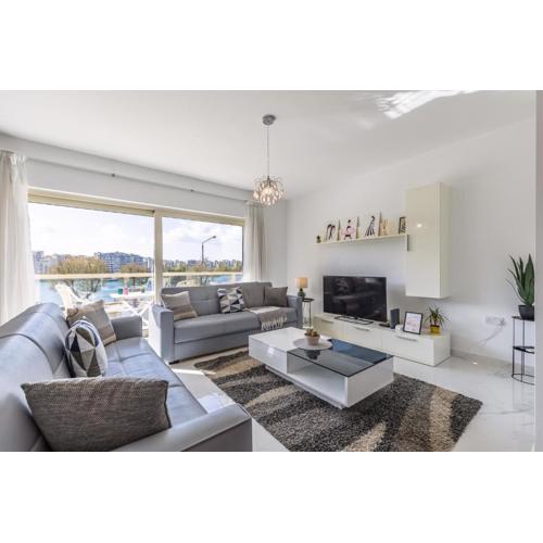 Stunning - SunnySide 3-Bedroom