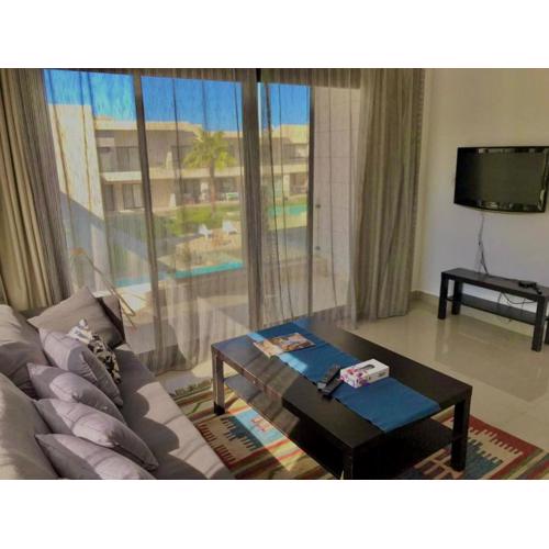 Stunning 1-Bedroom in G Cribs