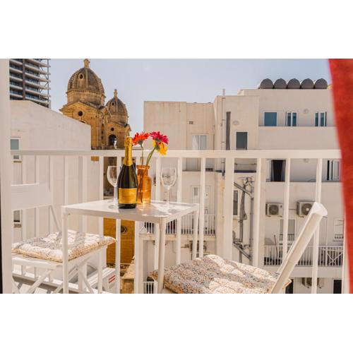 Stunning 1BDR Main Street Penthouse! Near Sea!