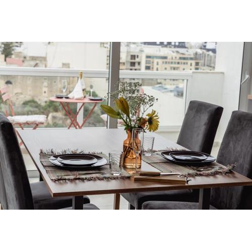 Stunning 1BDR Sliema-Center Penthouse! Near POOL!