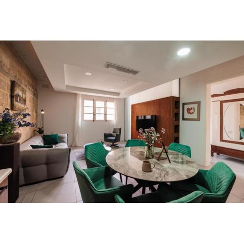Stunning 2-Bed Apartment in Heart of Valletta