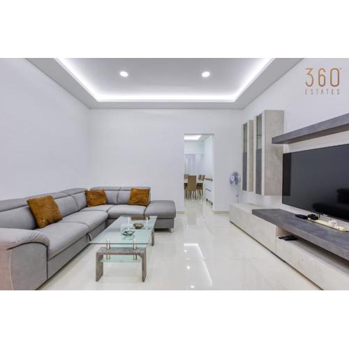 Stunning 2BR Maisonette with terrace in Gzira by 360 Estates