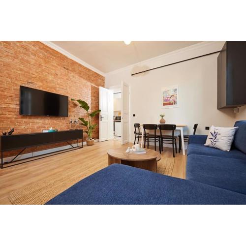 Stunning 3BR 2Bath AC in Center - Santur D3