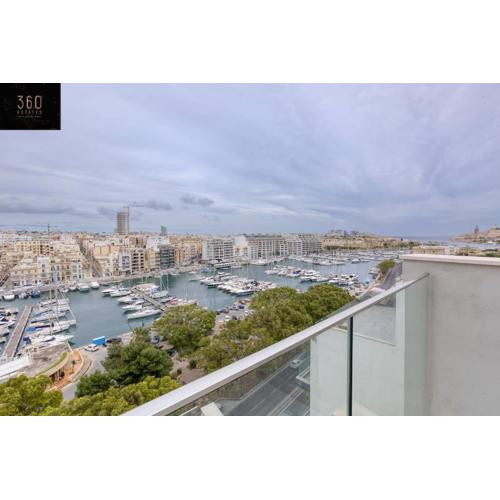 Stunning 3BR penthouse, opposite the harbour by 360 Estates