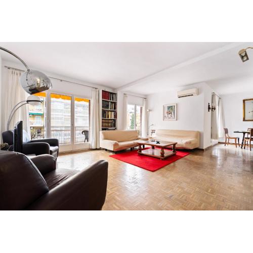 Stunning 5br Apt With Sagrada Familia Views