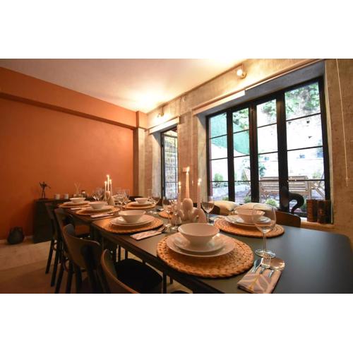 Stunning 6BR 4Bath near Tram
