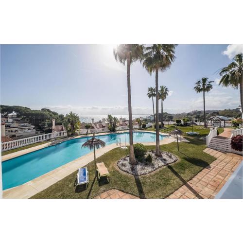 Stunning Apartment In Benalmádena