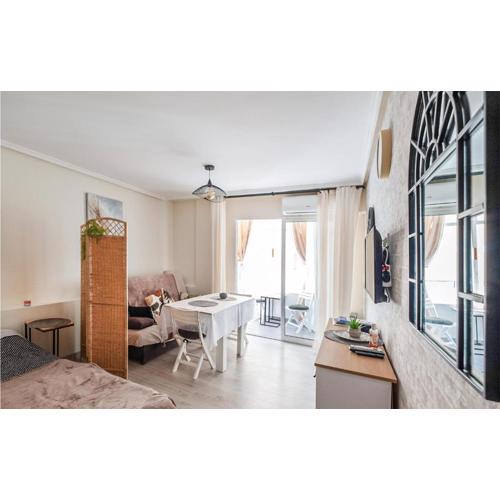 Stunning Apartment In Torrevieja
