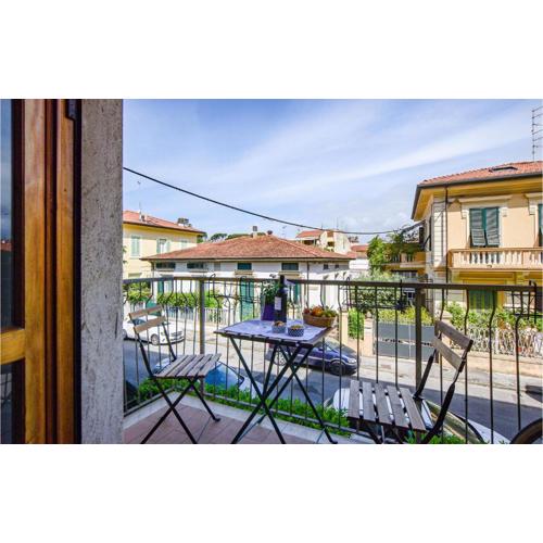 Stunning Apartment In Viareggio