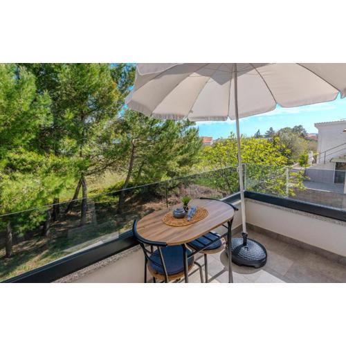 Stunning Apartment In Vir With Wifi