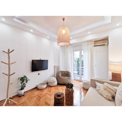 Stunning apartment next to Acropolis and metro