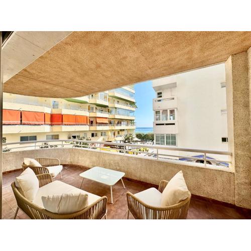 Stunning Apartment With Sea Views - EaW Homes