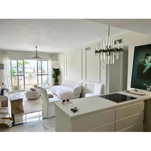 Stunning Banús Beach Area Apartment
