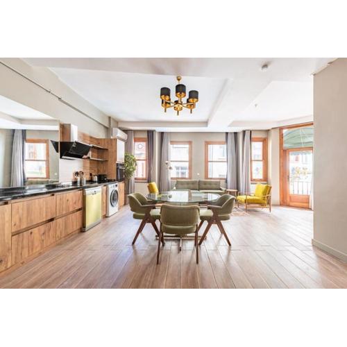 Stunning Bright Central Modern 1bd Balat Gem! #328