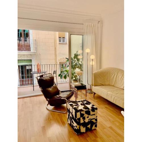 Stunning Designer 2 Bed Apt in Glorious Gràcia
