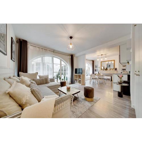 Stunning Historical Parisian Flat - Louvre Area