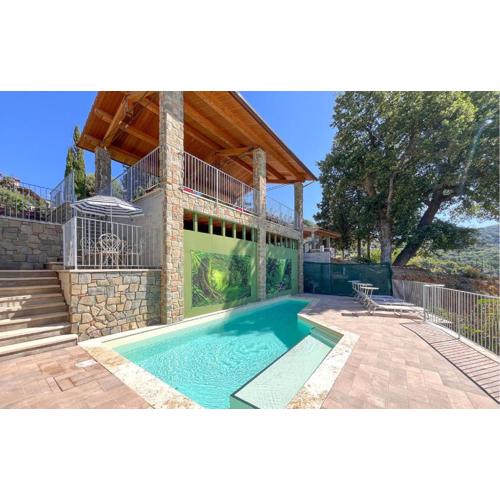 Stunning Home In Arezzo With Kitchen