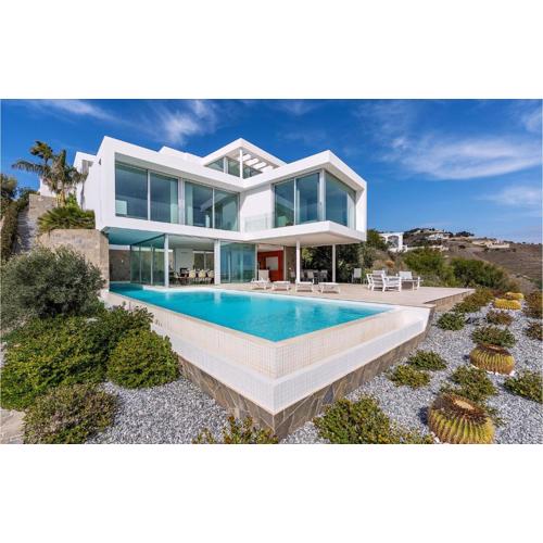 Stunning Home In Granada