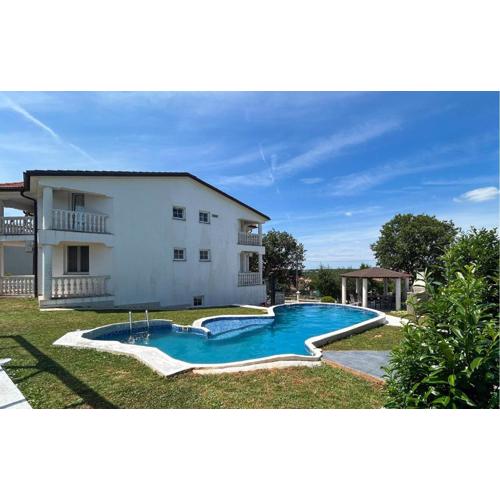 Stunning Home In Porec