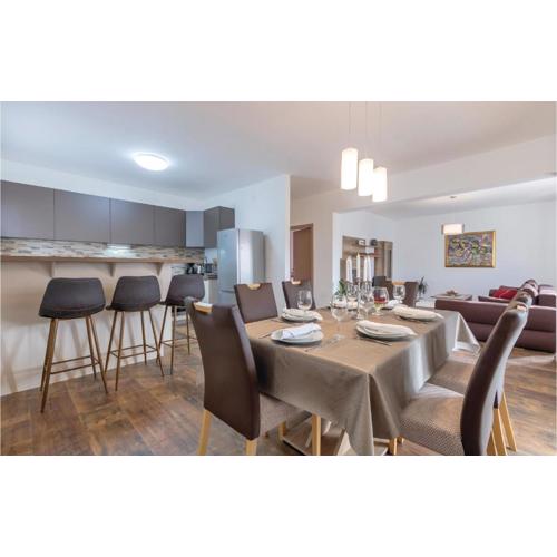 Stunning Home In Pula With Wifi