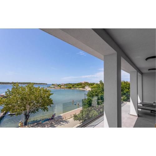 Stunning Home In Rab With Jacuzzi