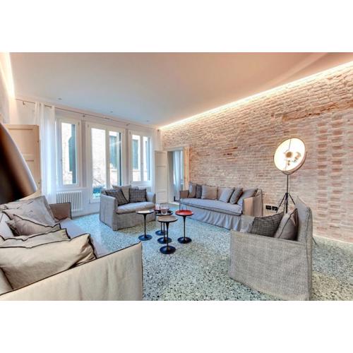 Stunning Modern Apartment In The Heart Of Venice
